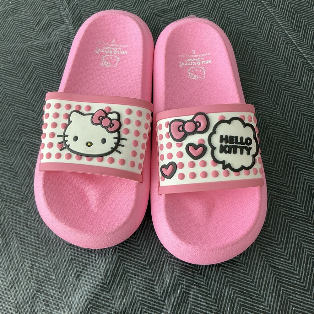 Hello Kitty Pink Polka Dot Women’s Sandals NWOT Size 9